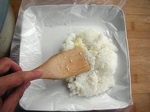 酱烧煎米团的做法 步骤1