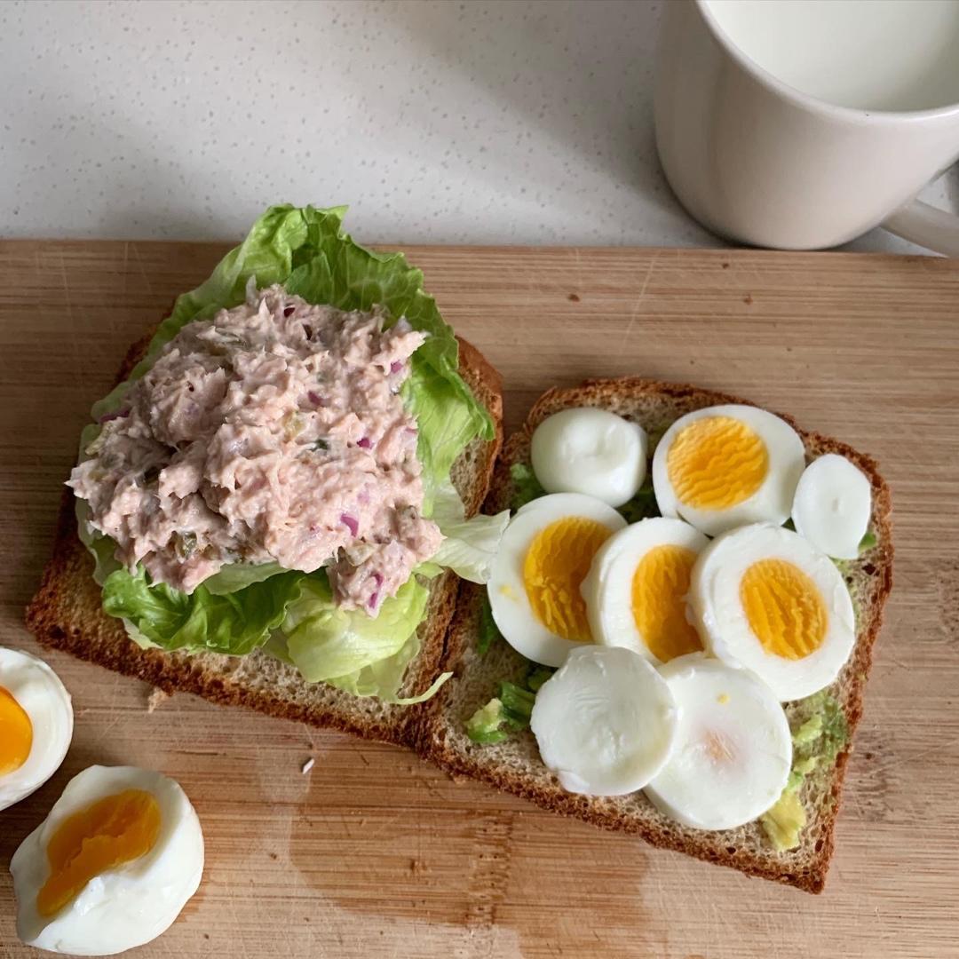 金枪鱼鸡蛋三明治