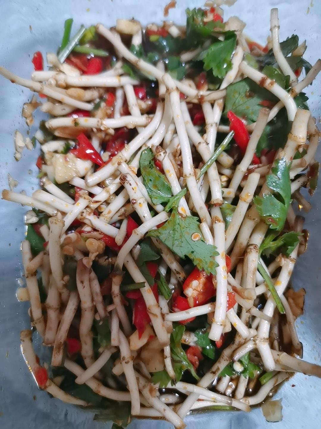 凉拌折耳根（鱼腥草）