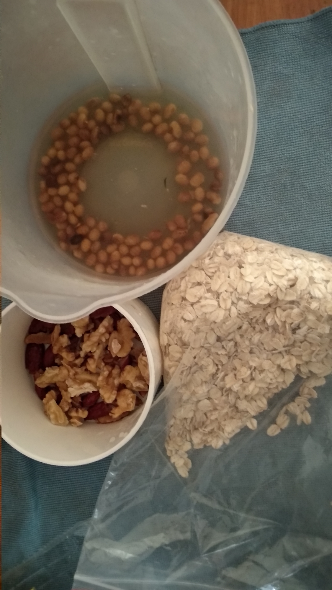 核桃麦片豆浆的做法 步骤1