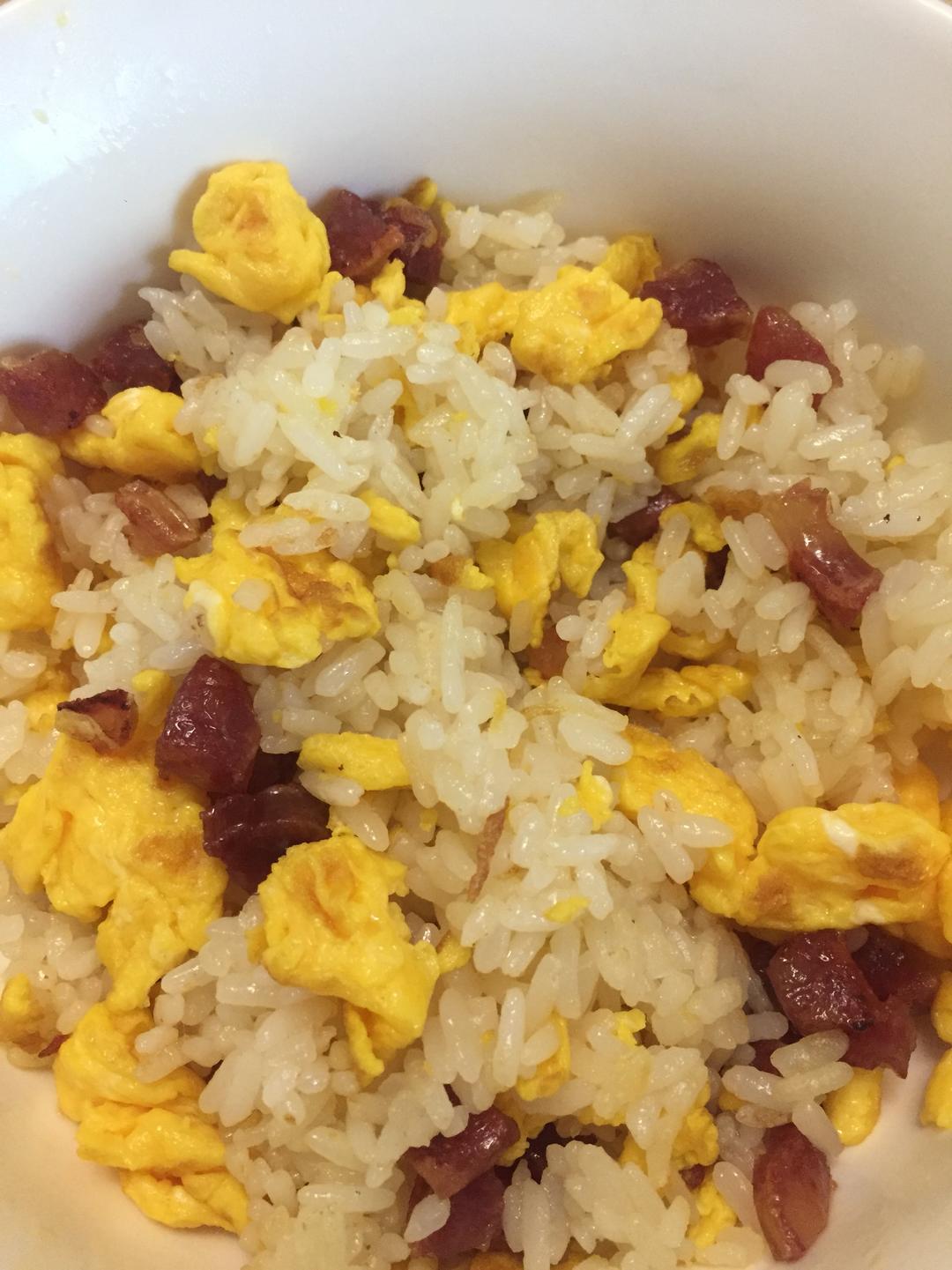 香肠蛋炒饭