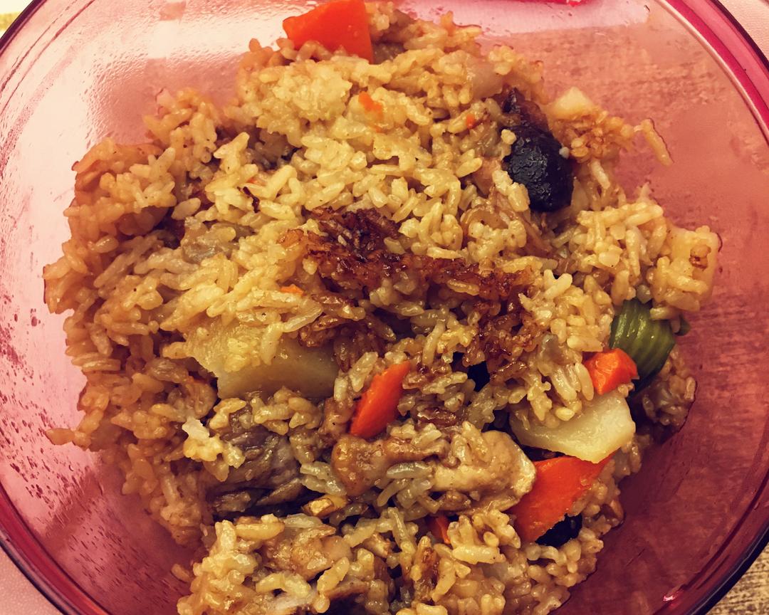 香菇鸡肉焖饭的做法