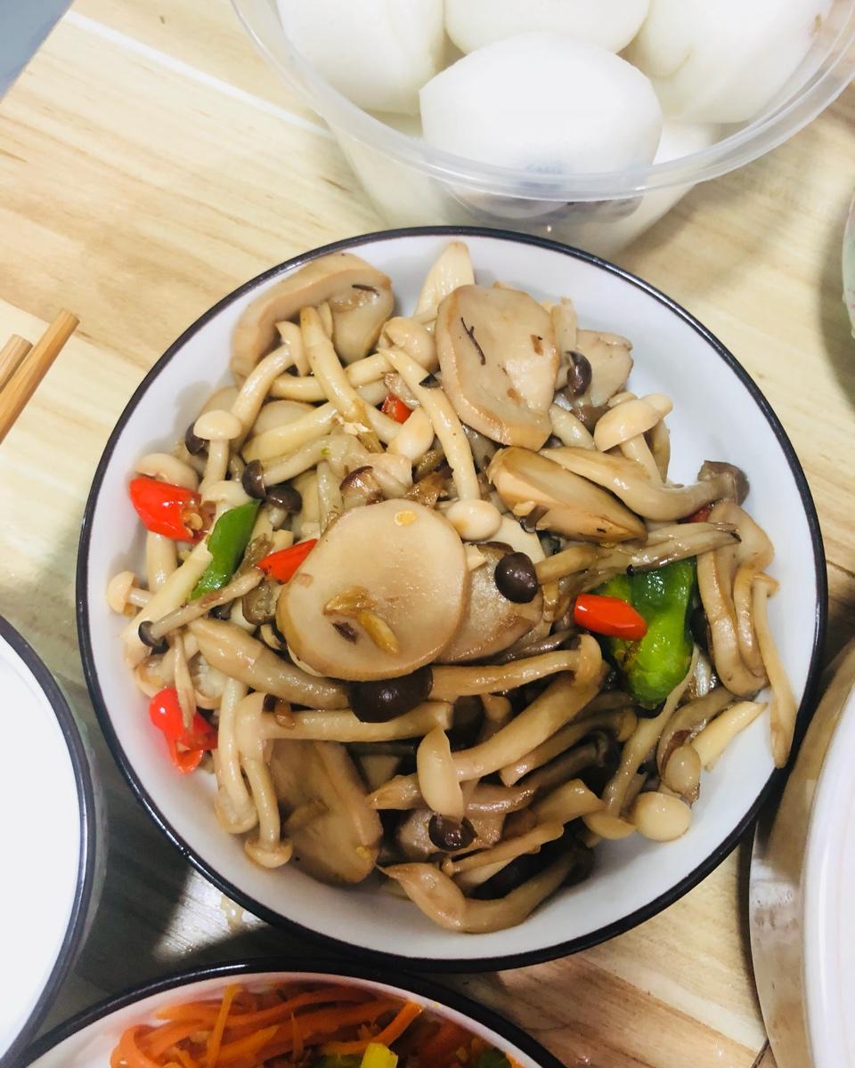 清炒蟹味菇