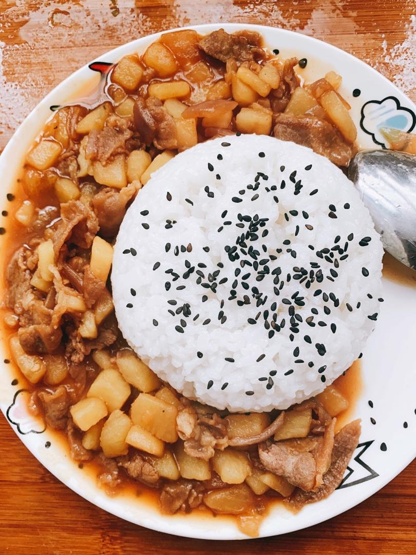 好吃到舔碗底的土豆肥牛拌饭