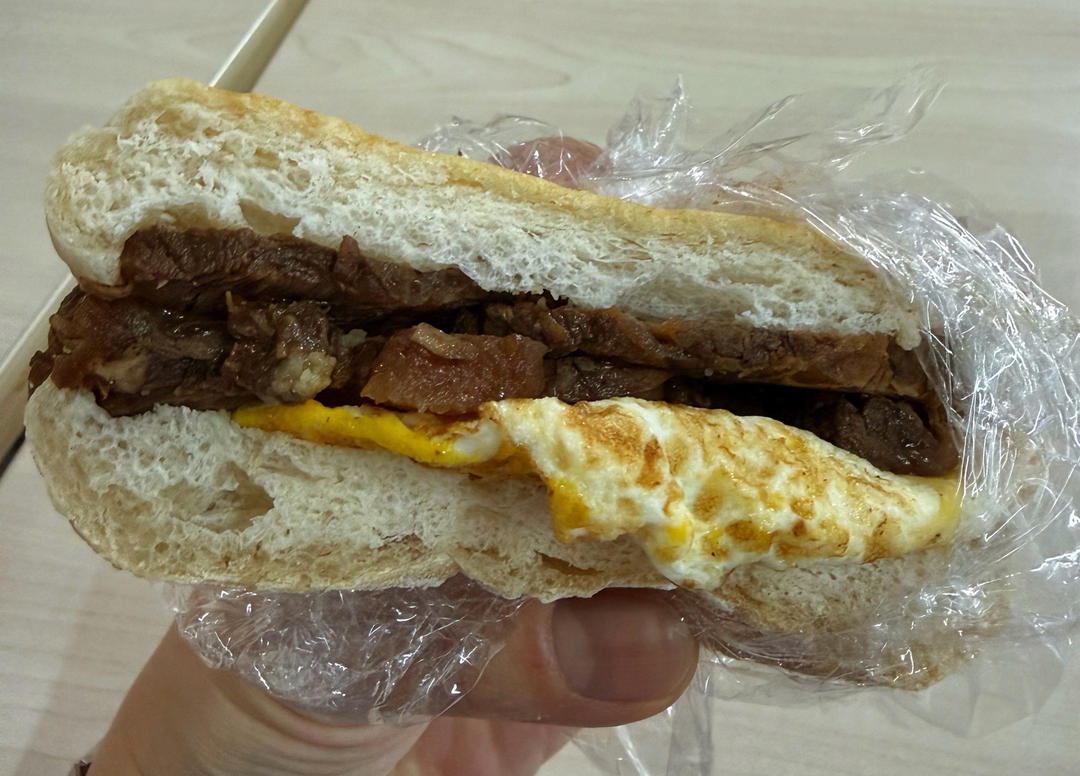 低脂酱牛肉三明治
