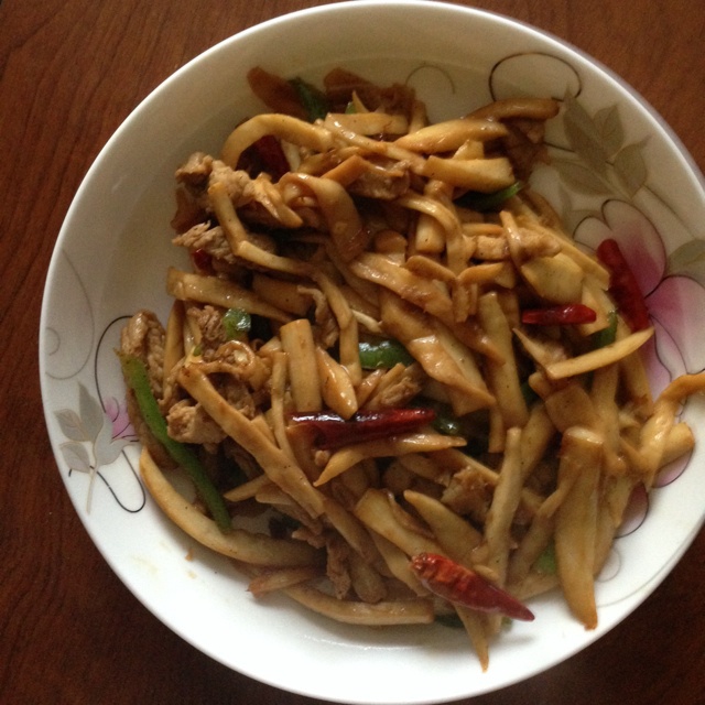 手撕杏鲍菇炒肉丝