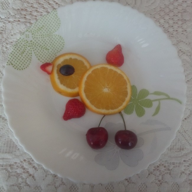 可爱小鸡水果拼盘