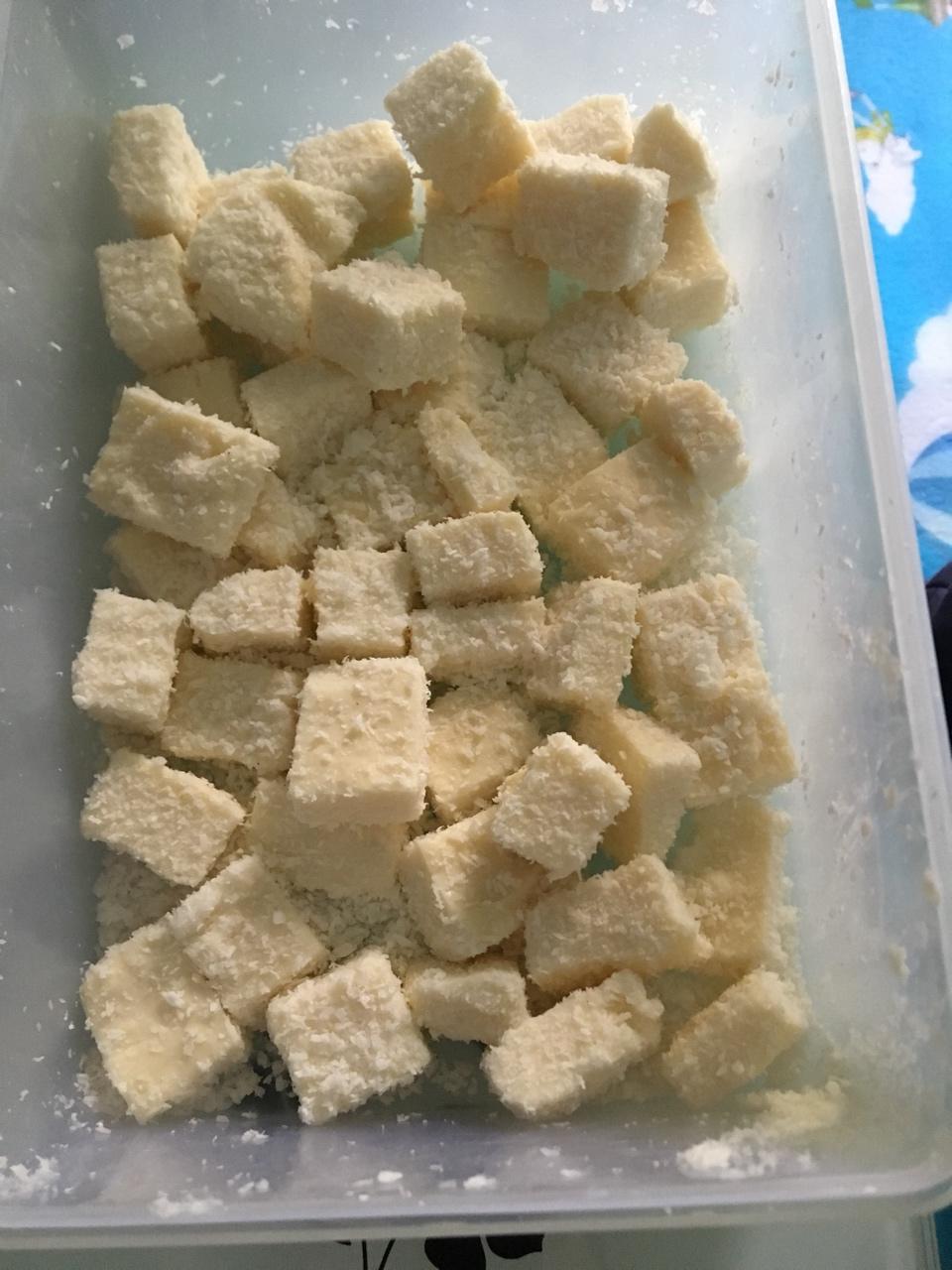 完胜85度C牛奶椰丝小方