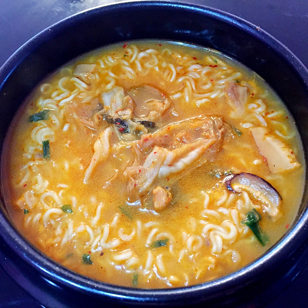 佩尼ge做的自制泡菜辛拉面