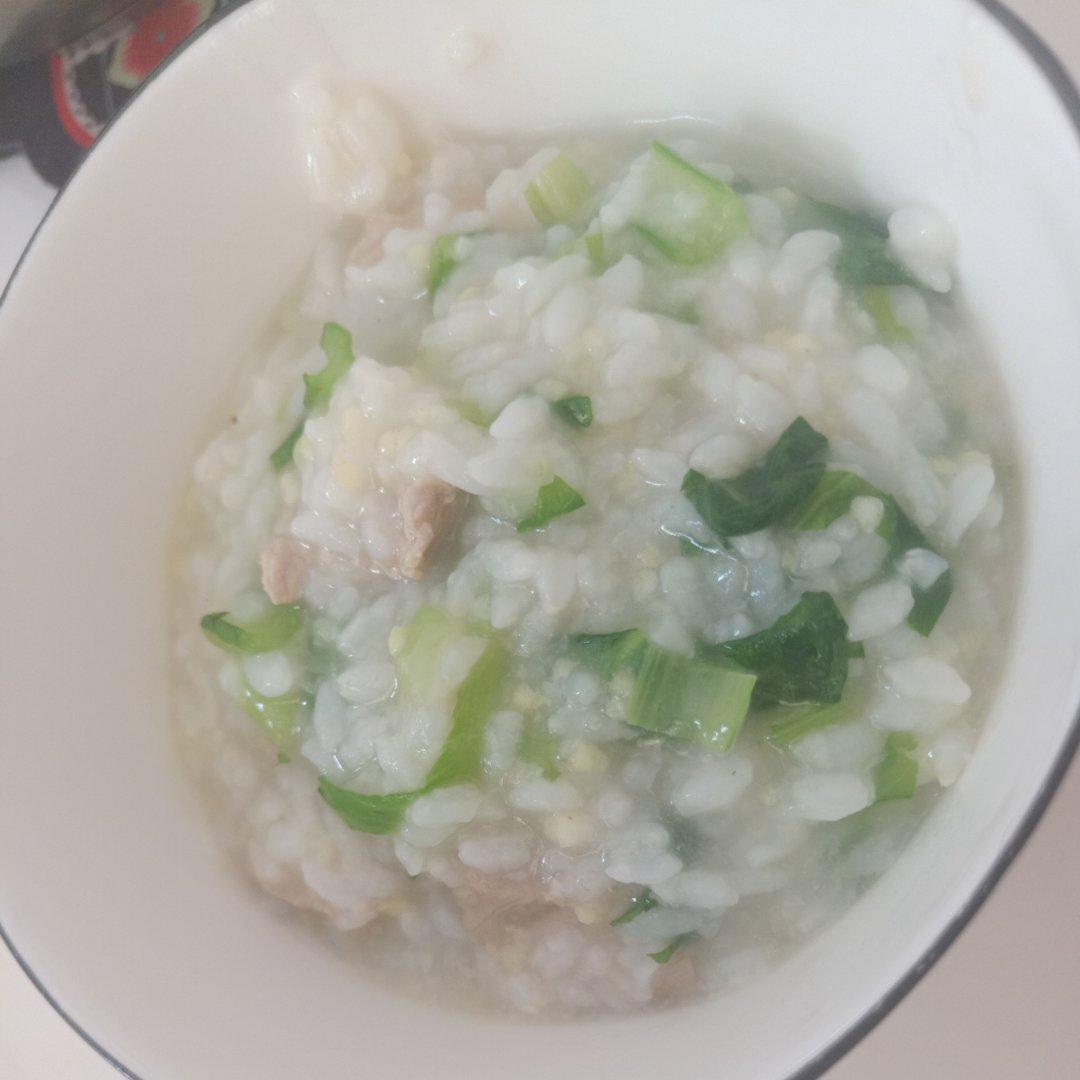 暖暖的青菜瘦肉粥