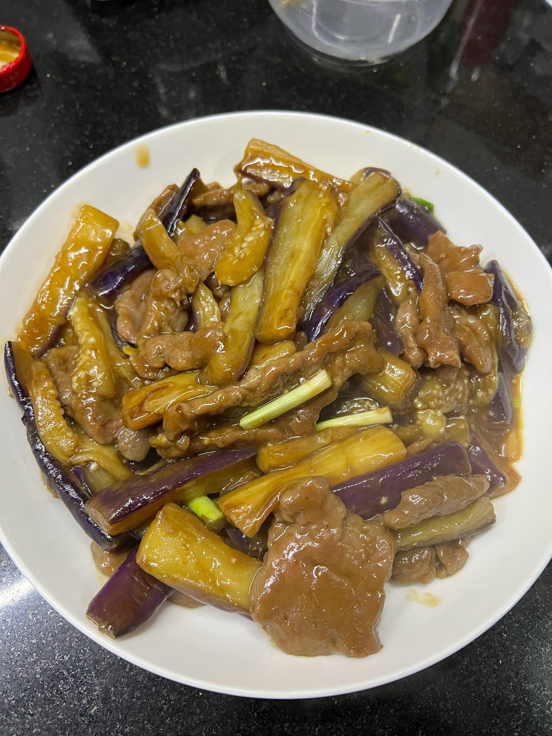 下饭茄子炒牛肉，请给我一大碗米饭