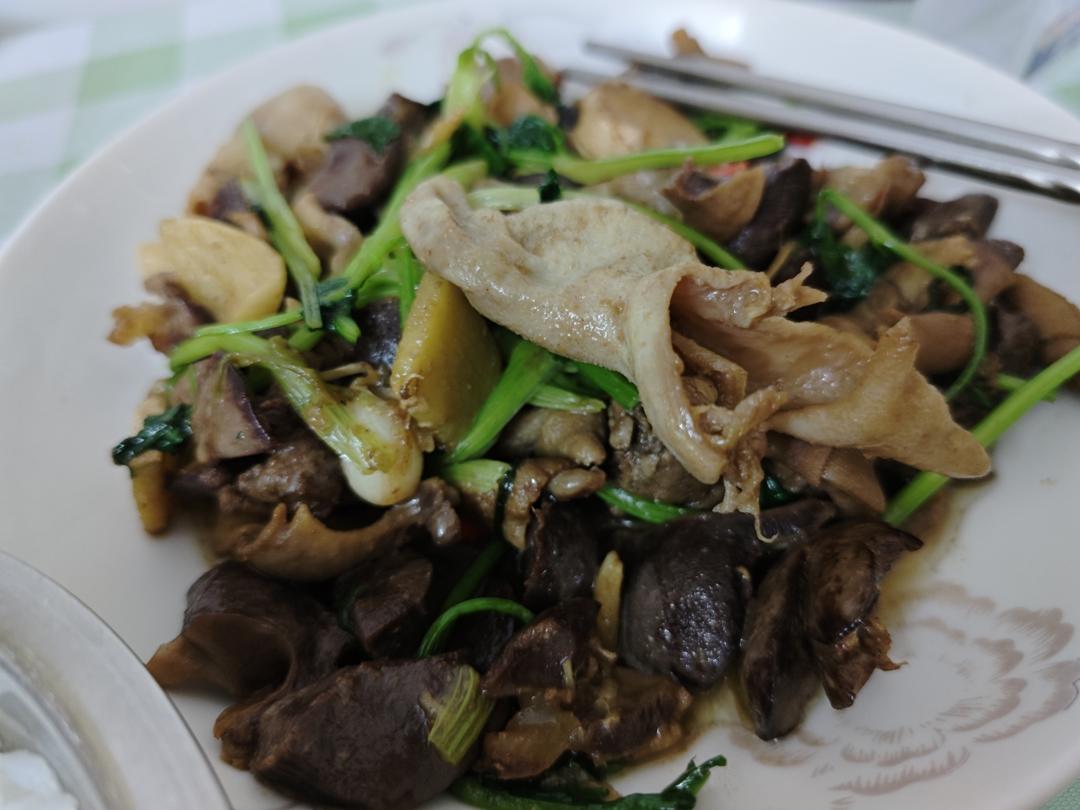 爆炒鸡胗