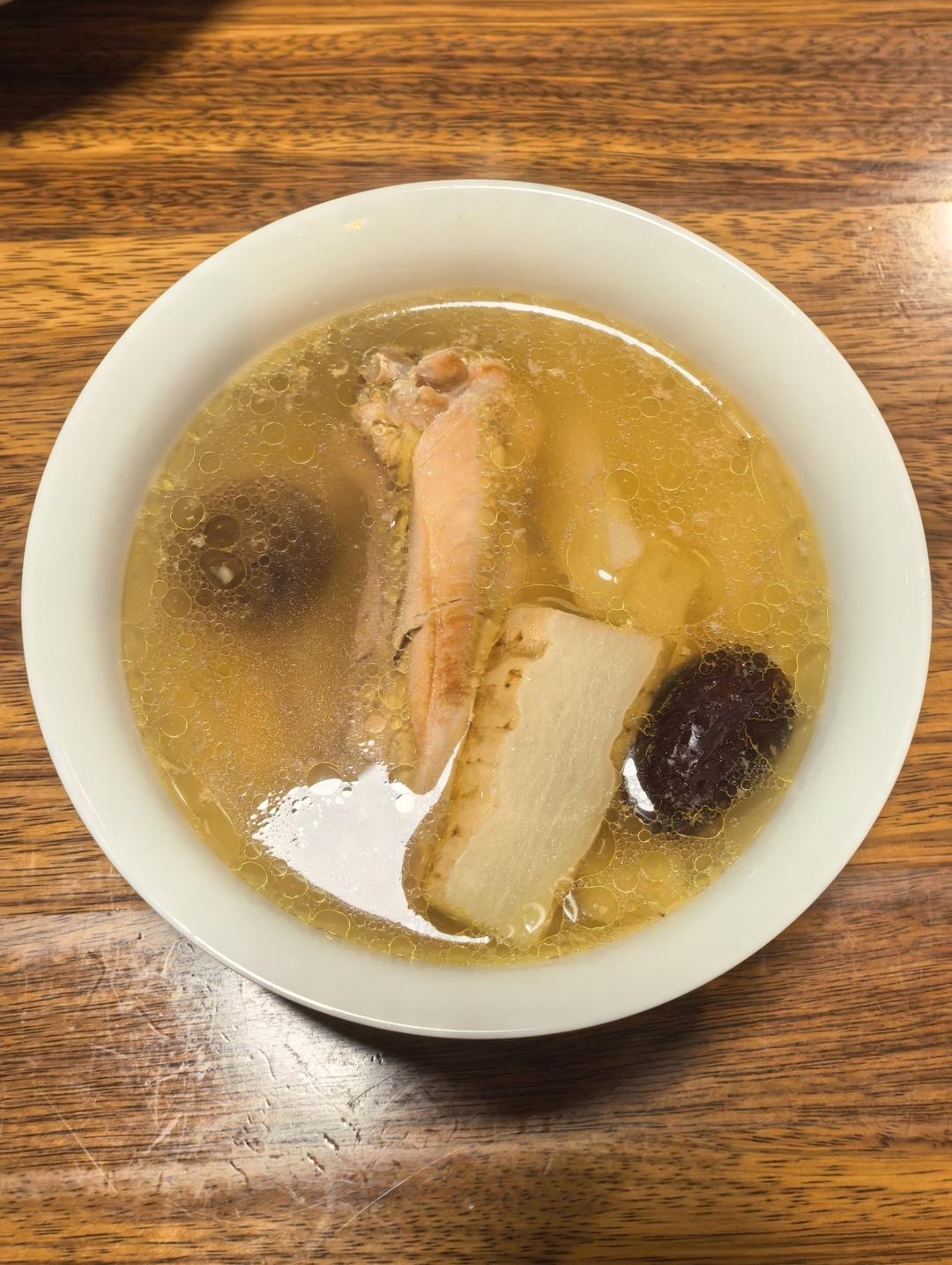 新鲜天麻炖鸡汤
