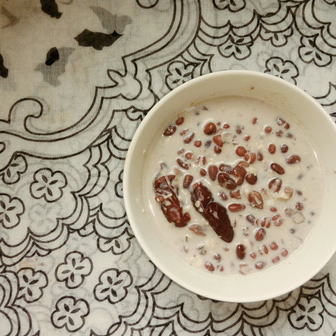 红豆薏米牛奶粥