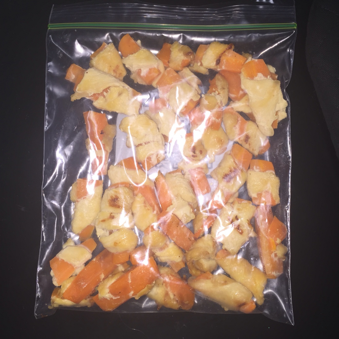 狗狗零食 鸡胸肉扭胡萝卜