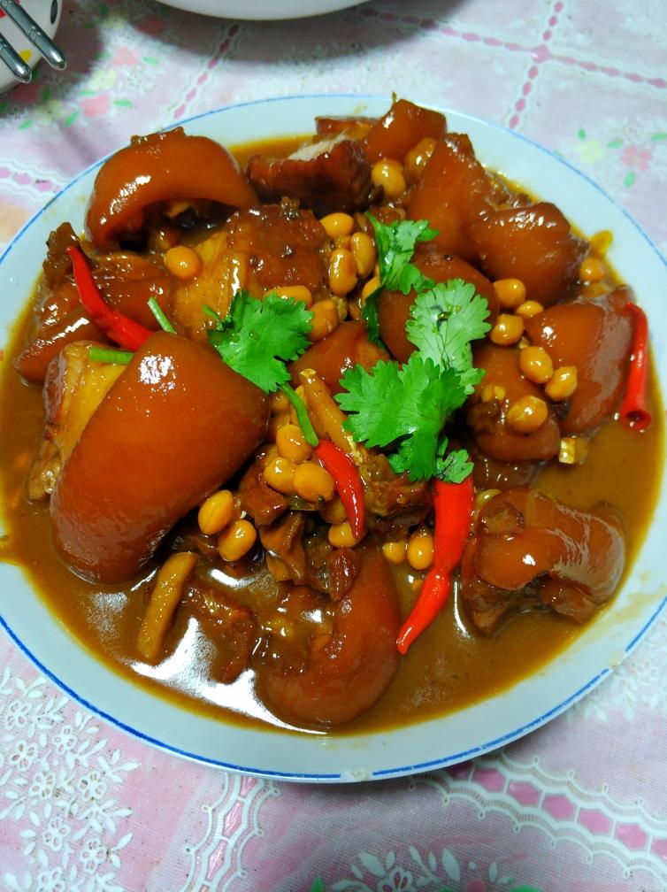 红烧黄豆猪蹄