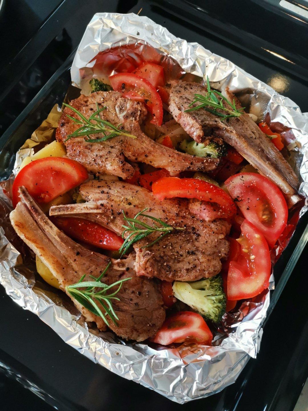 在家也能做西餐之               高颜值迷迭香烤羊排