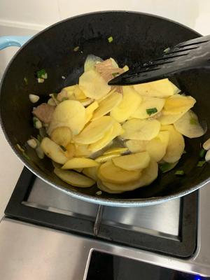 味道鲜美小白菜炖土豆的做法 步骤4