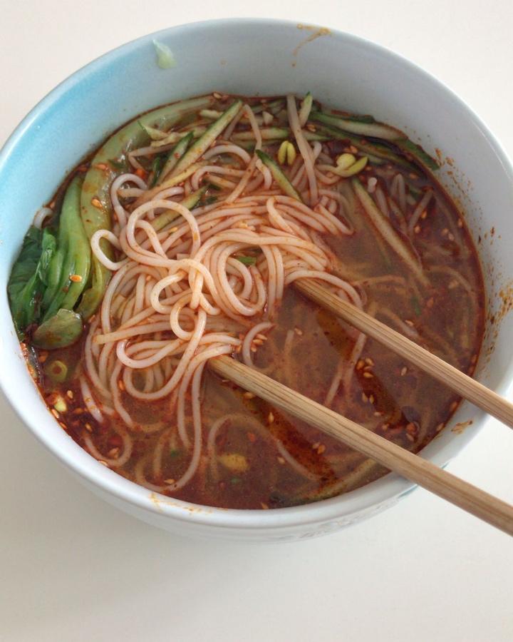 冷面味的凉面（这样做的凉面真的很好吃）