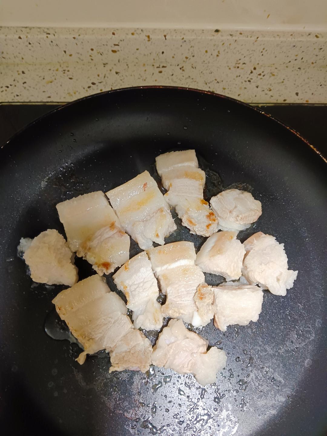 不焯水不放油的家常红烧肉