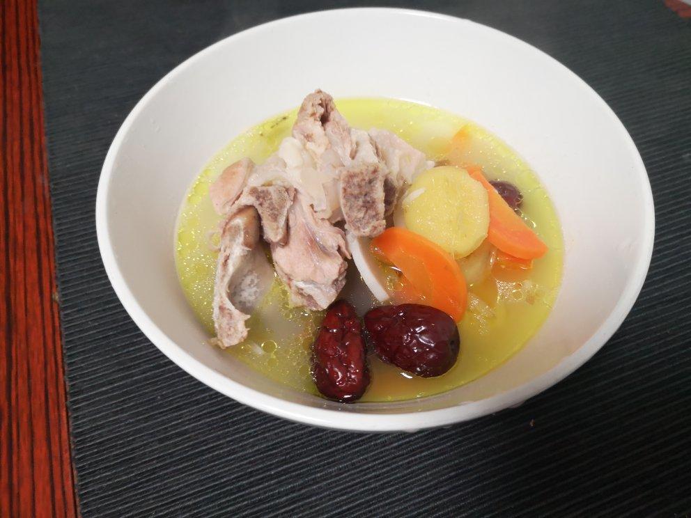 连吃三碗的玉米山药排骨汤