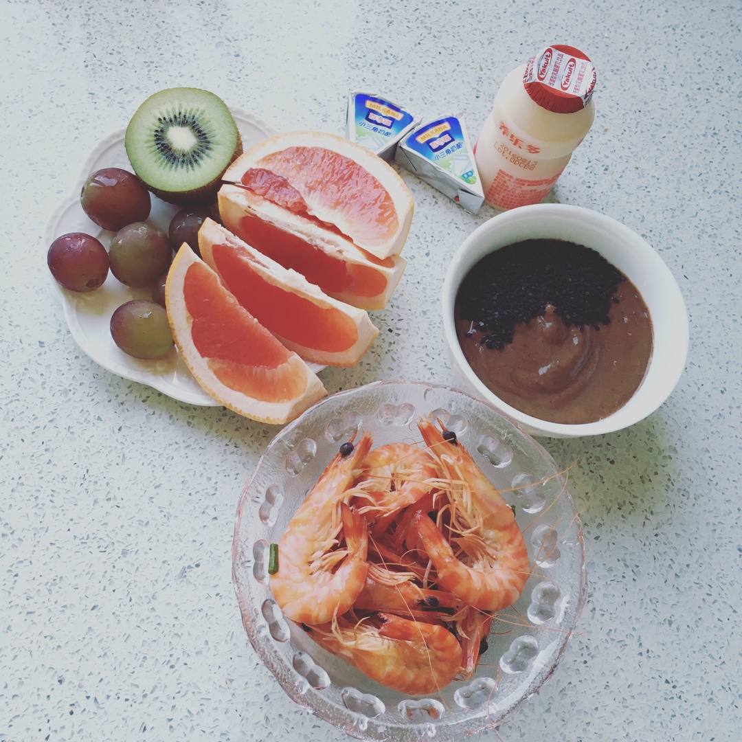 不急不躁吃早餐