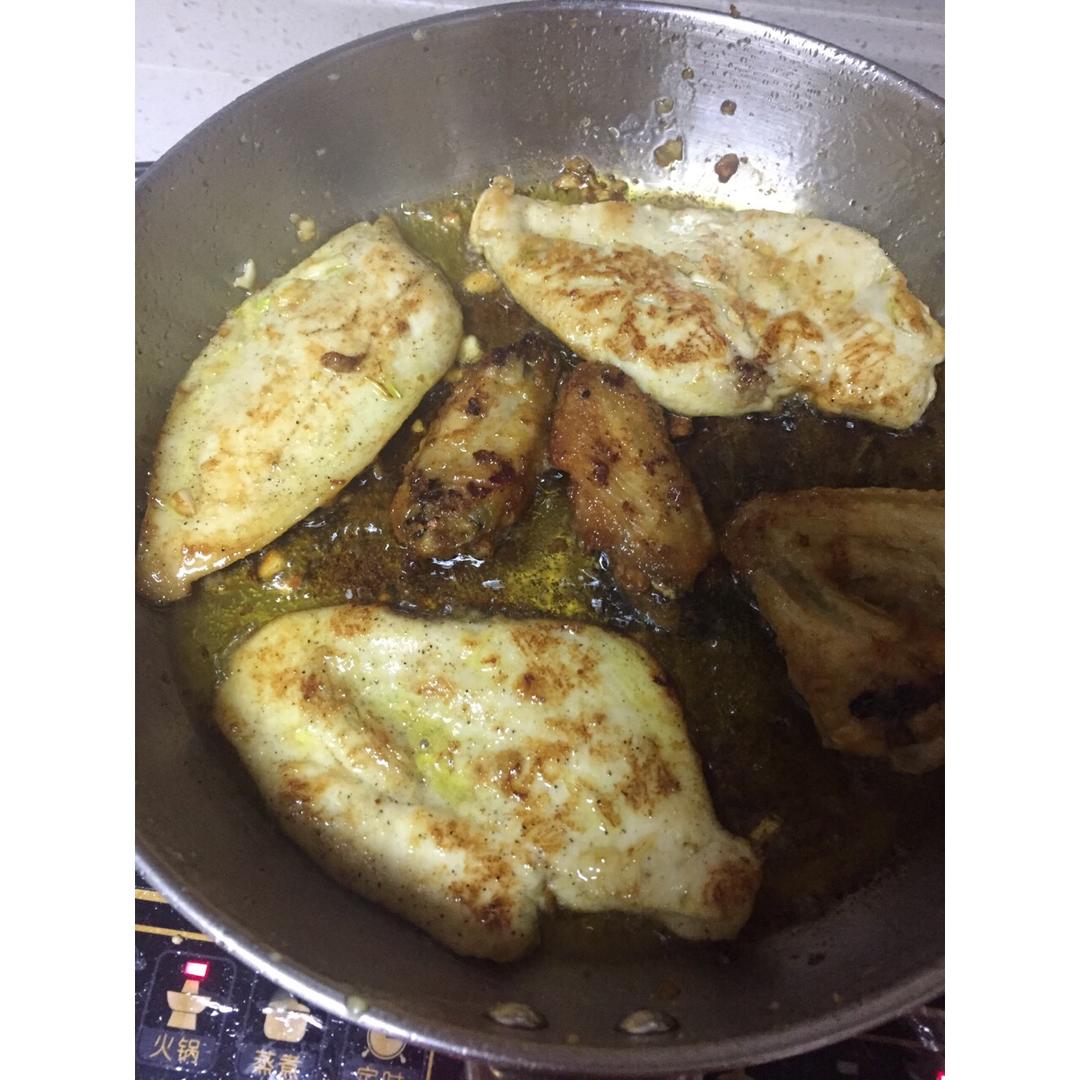 酷炫屌炸天好吃的煎鸡胸肉（香蒜蜂蜜煎鸡胸肉）