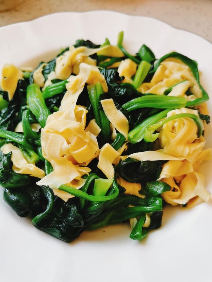 素菜之炒菠菜百叶豆腐皮