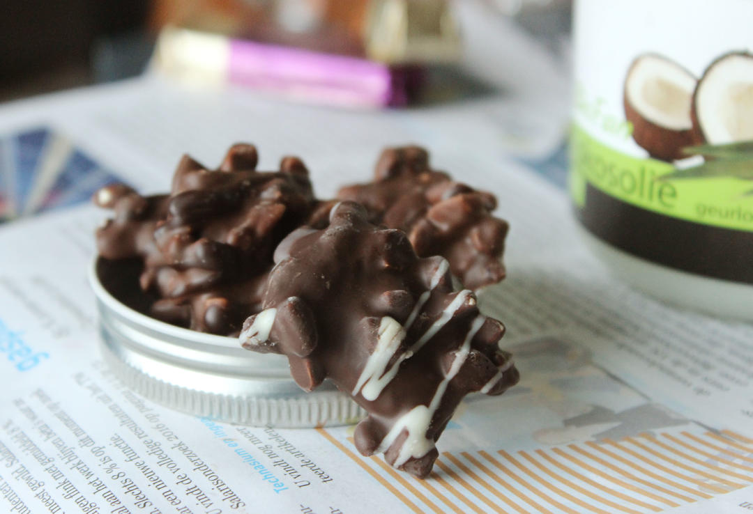 水果干坚果巧克力