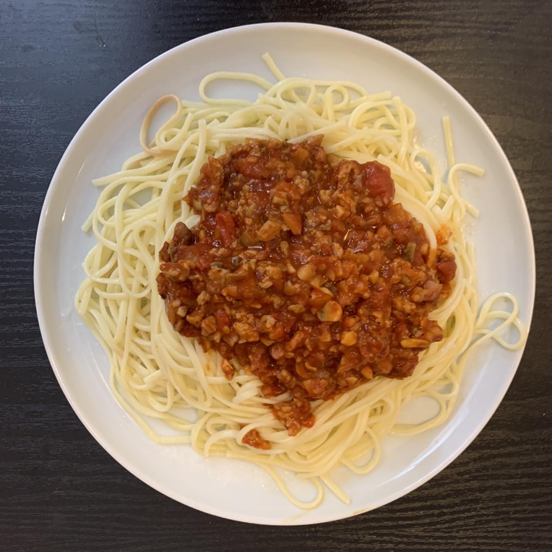 蕃茄蘑菇肉酱意大利面