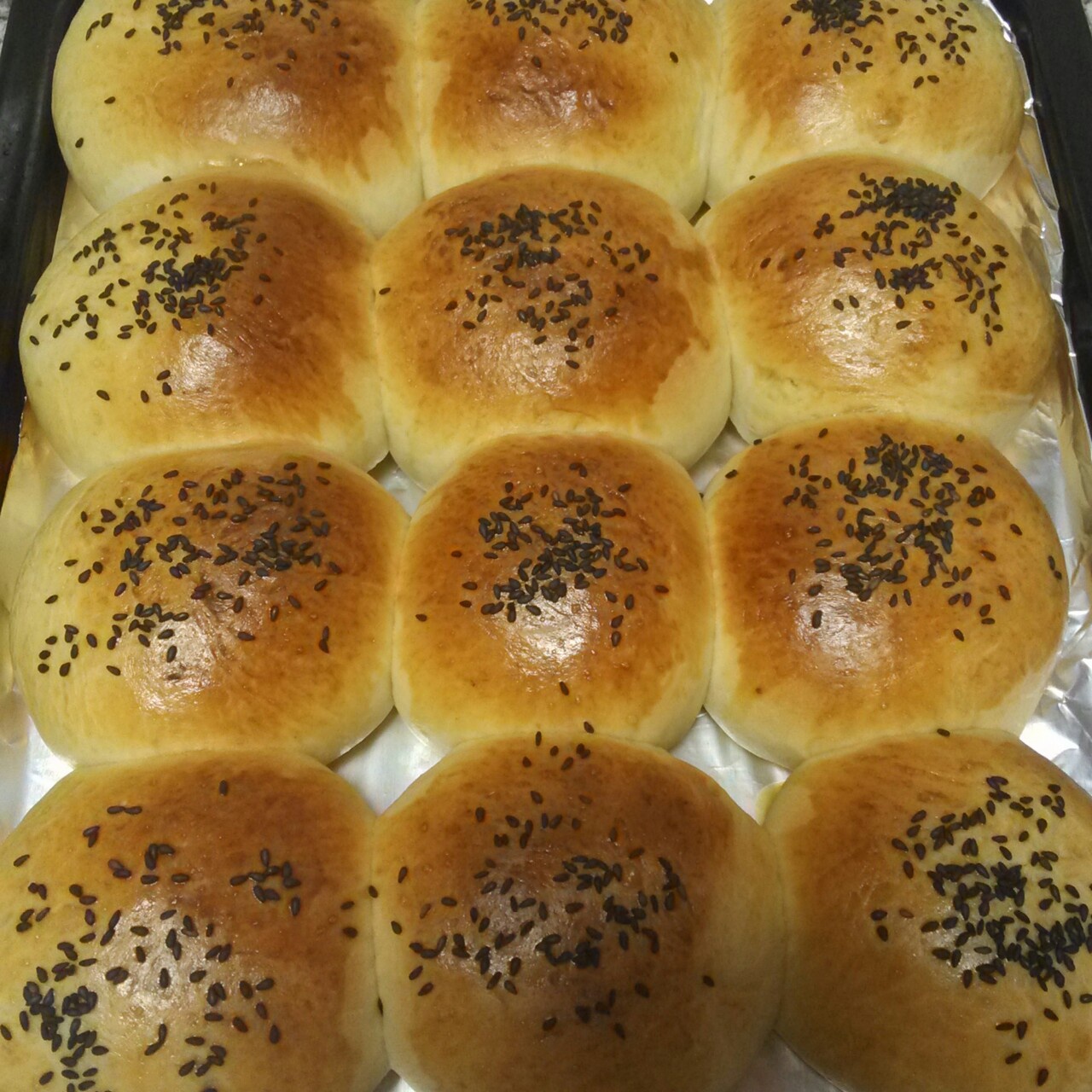 大人小孩都爱不释口的【蜂蜜牛奶小餐包】