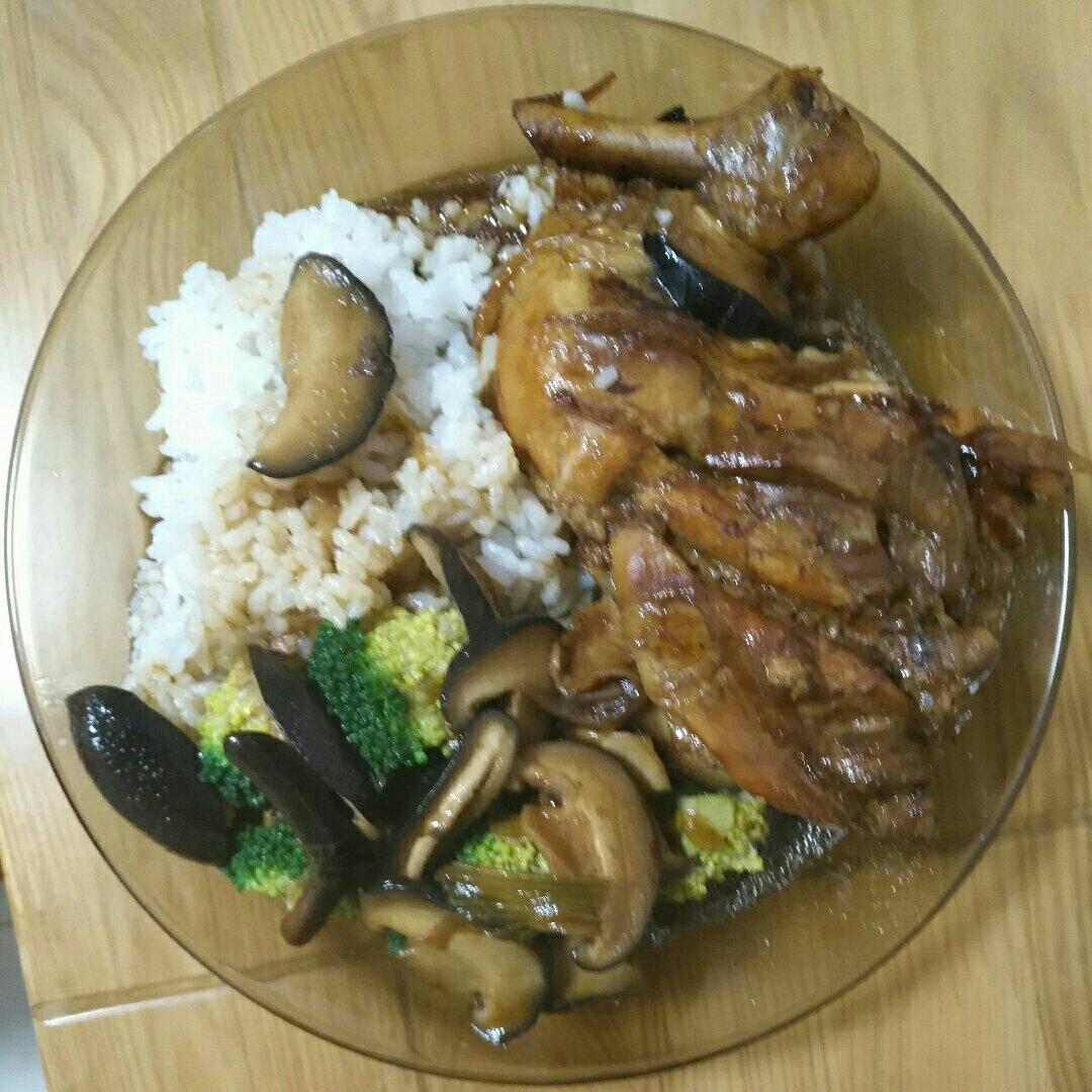 香菇炖鸡腿