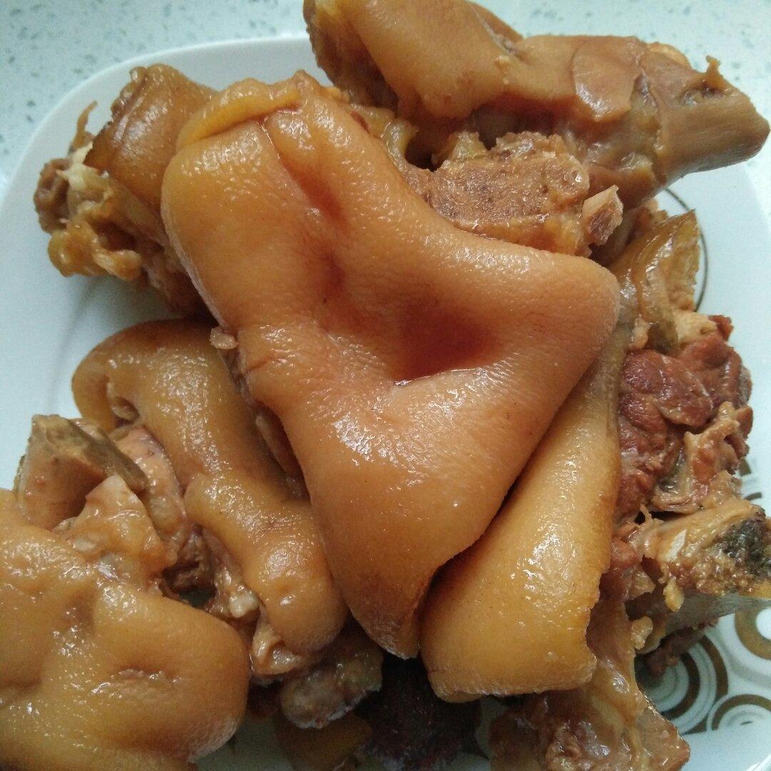 东西二宝zhu做的酱香卤猪蹄