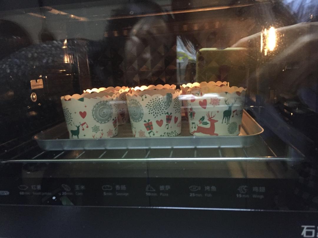 软绵绵戚风纸杯蛋糕