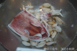 泰式青柠小海鲜（大管鱿鱼、蟹腿肉）的做法 步骤4