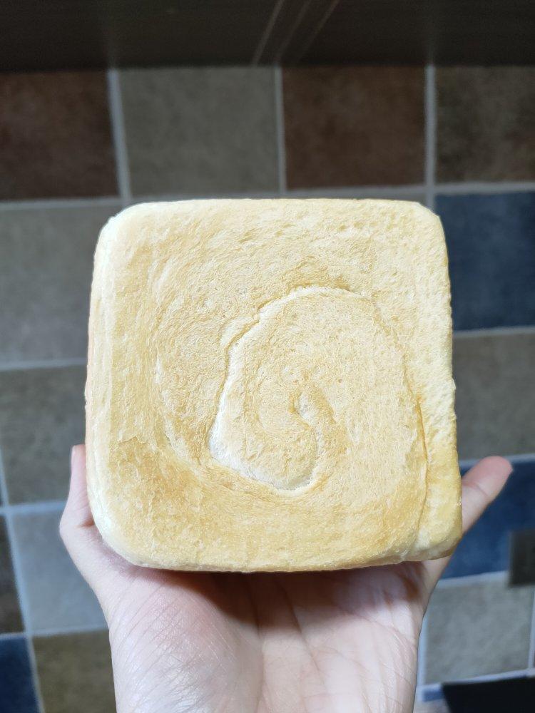 软到拿不起来的生吐司