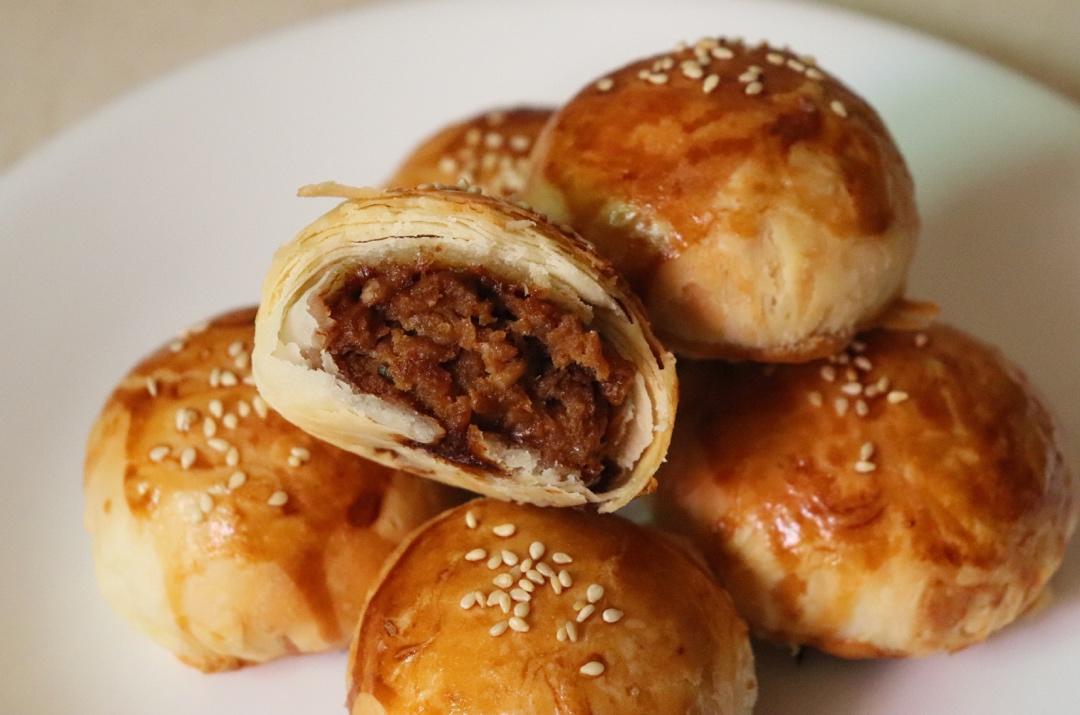 排四个小时队也买不到的鲜肉月饼，秘诀是放麻油！
