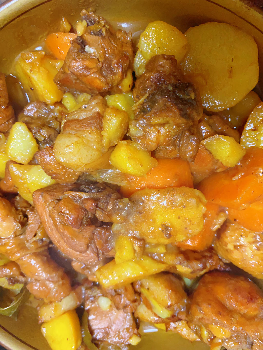 鸡腿炖土豆 上桌秒空盘 汤都喝干了！