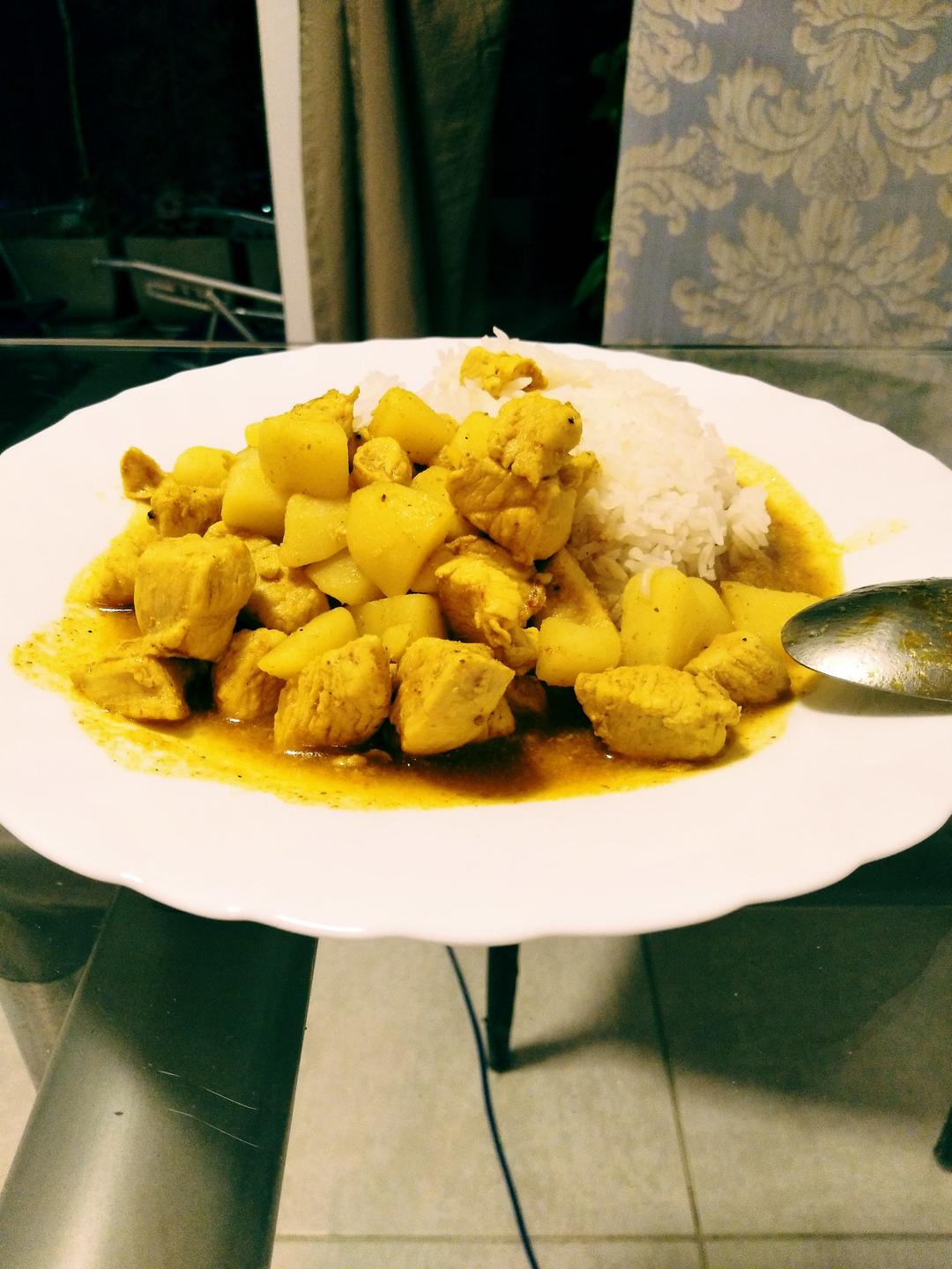 咖喱土豆鸡块