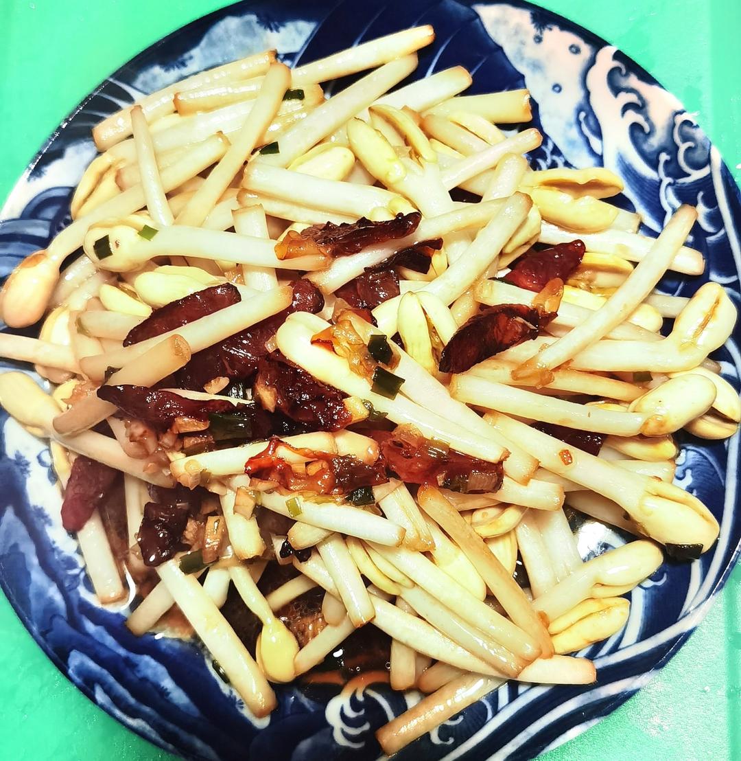 花生芽炒腊肠 超好吃