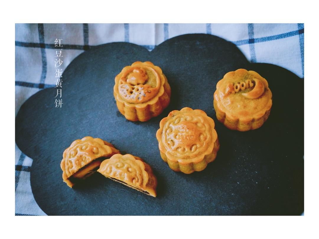 广式月饼－－蛋黄豆沙月饼