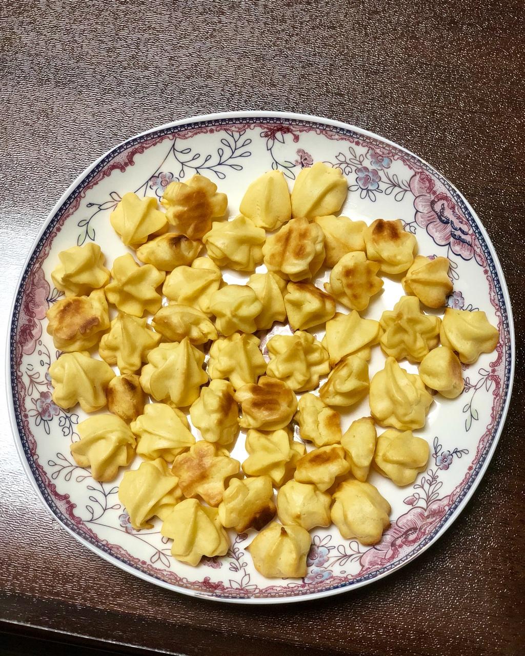 嗜睡婴儿_m做的宝宝手指泡芙—抓着吃的手指食物