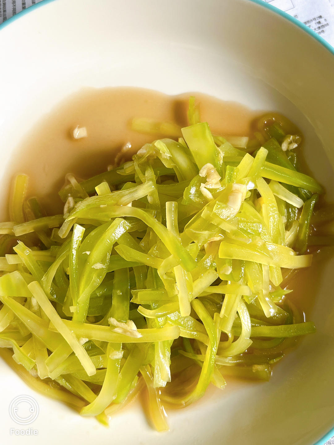 厨师长教你：夏日开胃小菜“凉拌莴笋丝”的家常做法，简单易学赶紧收藏吧