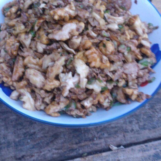 青椒鸡蛋炒核仁