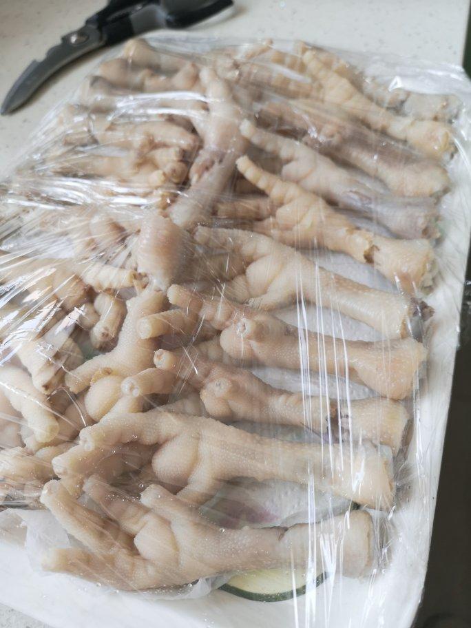【酸辣无骨凤爪】