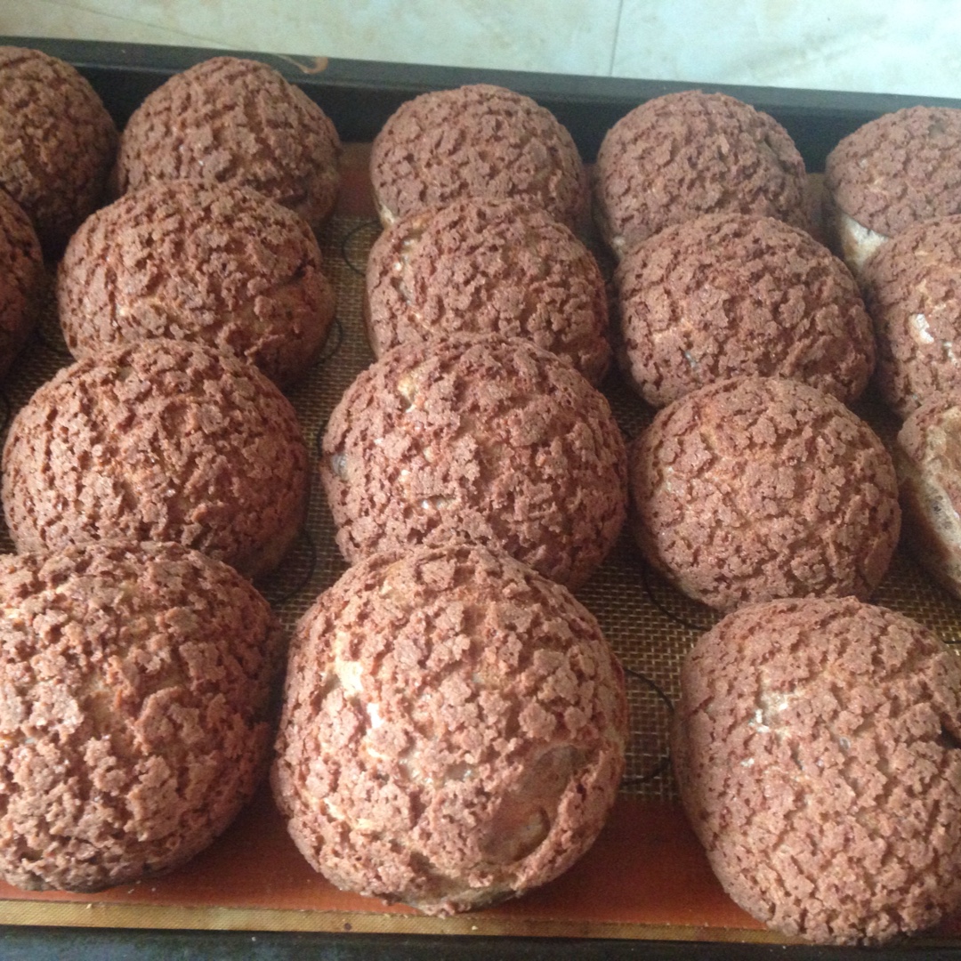 巧克力酥皮泡芙