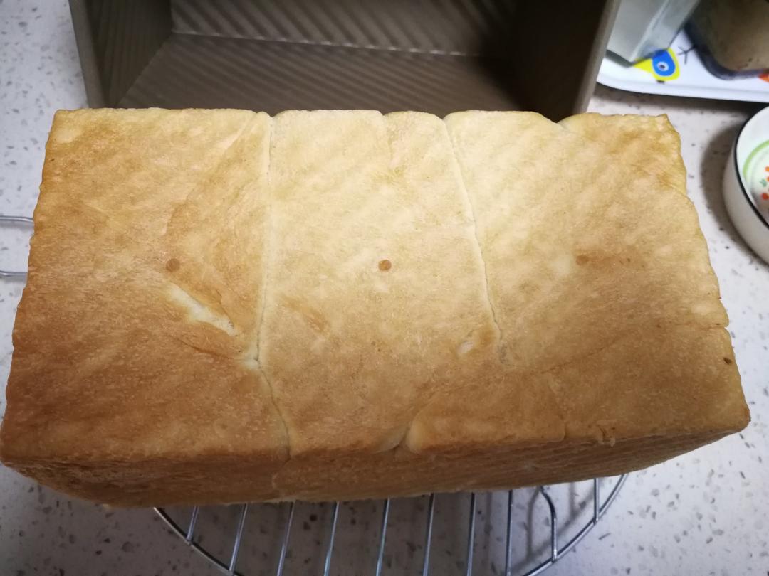 【曼达小馆】松松软软还带奶香的西式大馒头：牛奶吐司