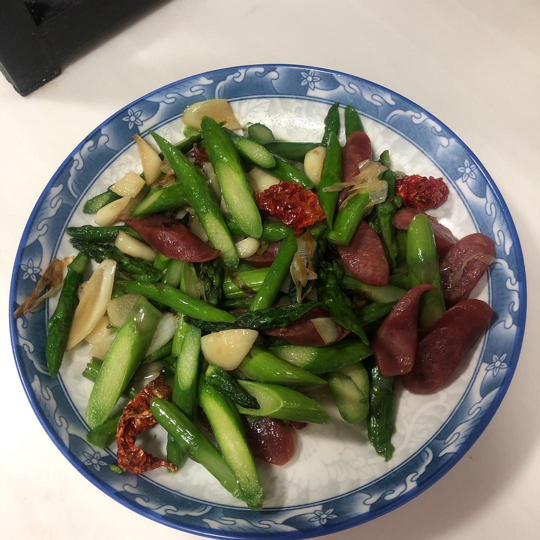 腊肉炒芦笋