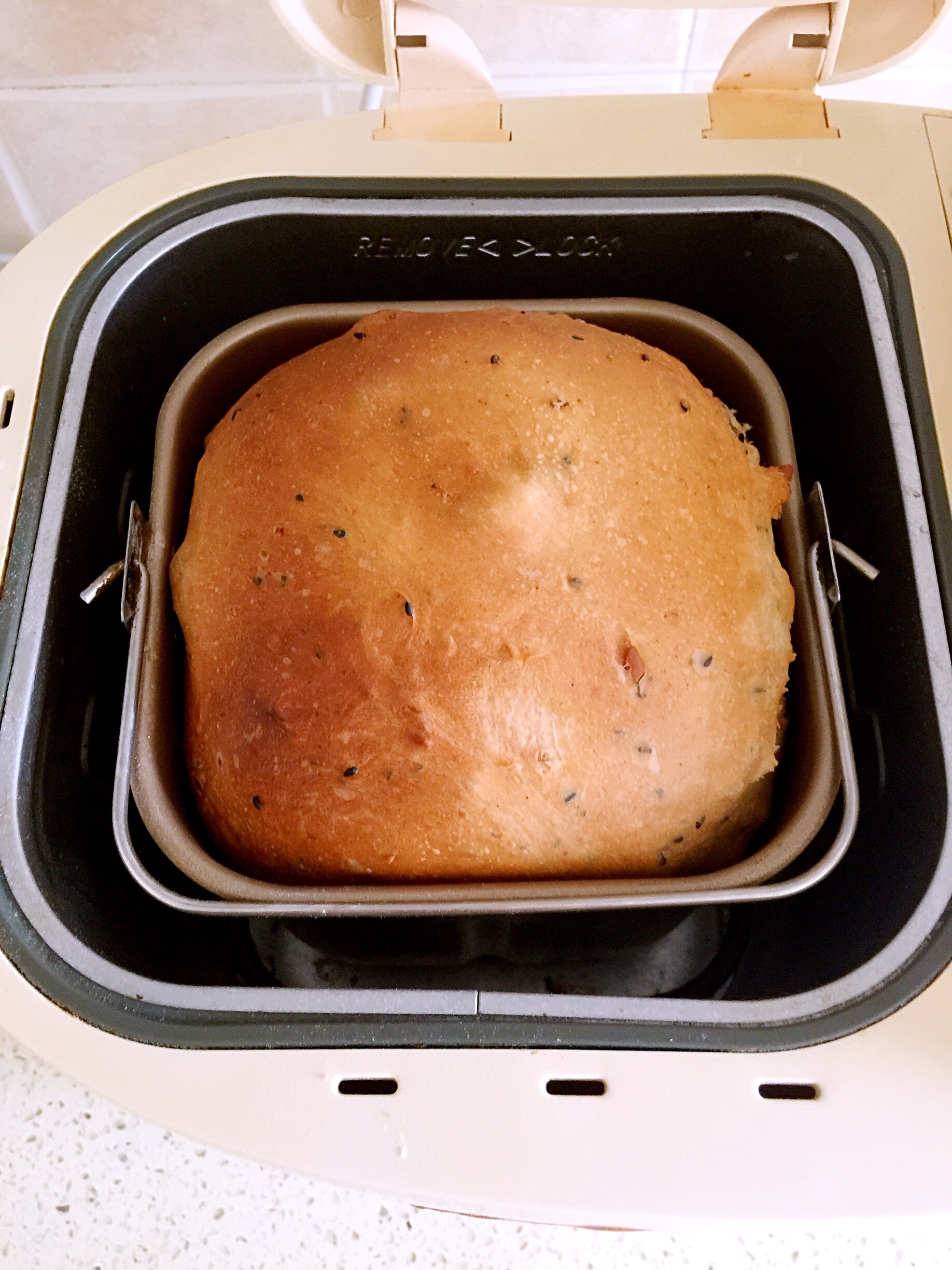 面包机做面包的做法 步骤8