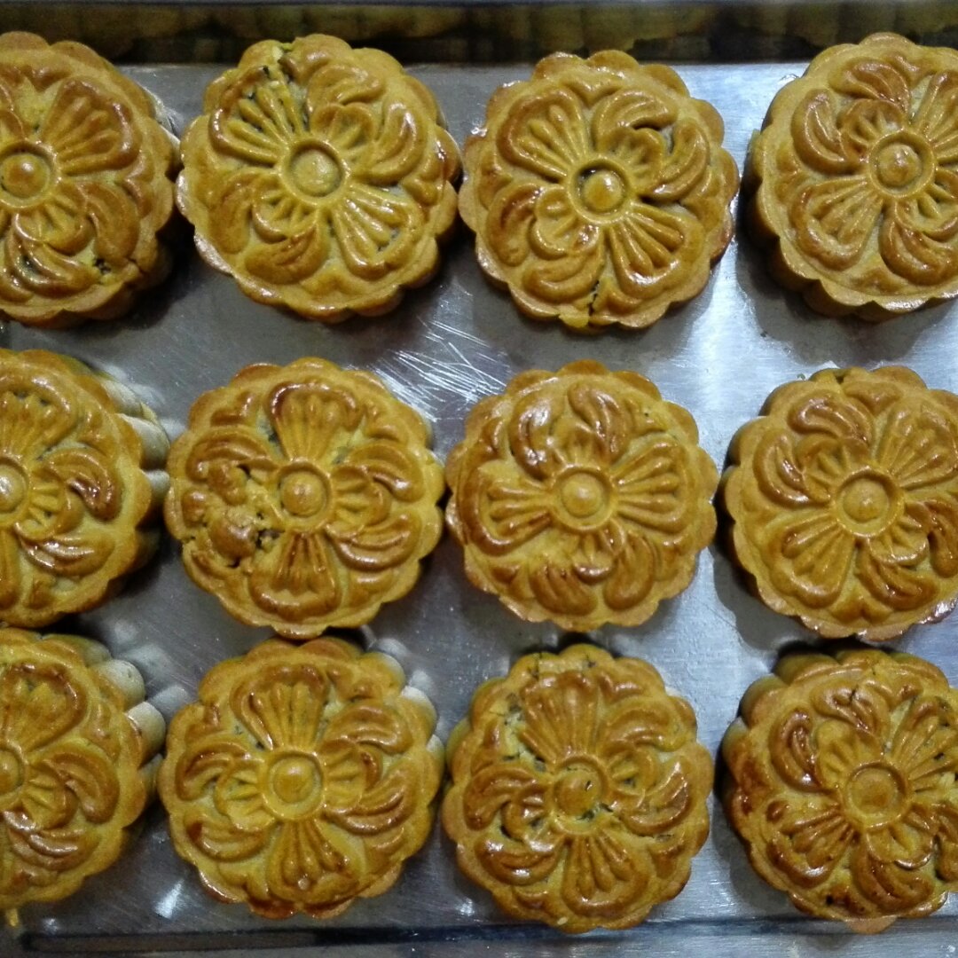 广式月饼—蛋黄莲蓉月饼